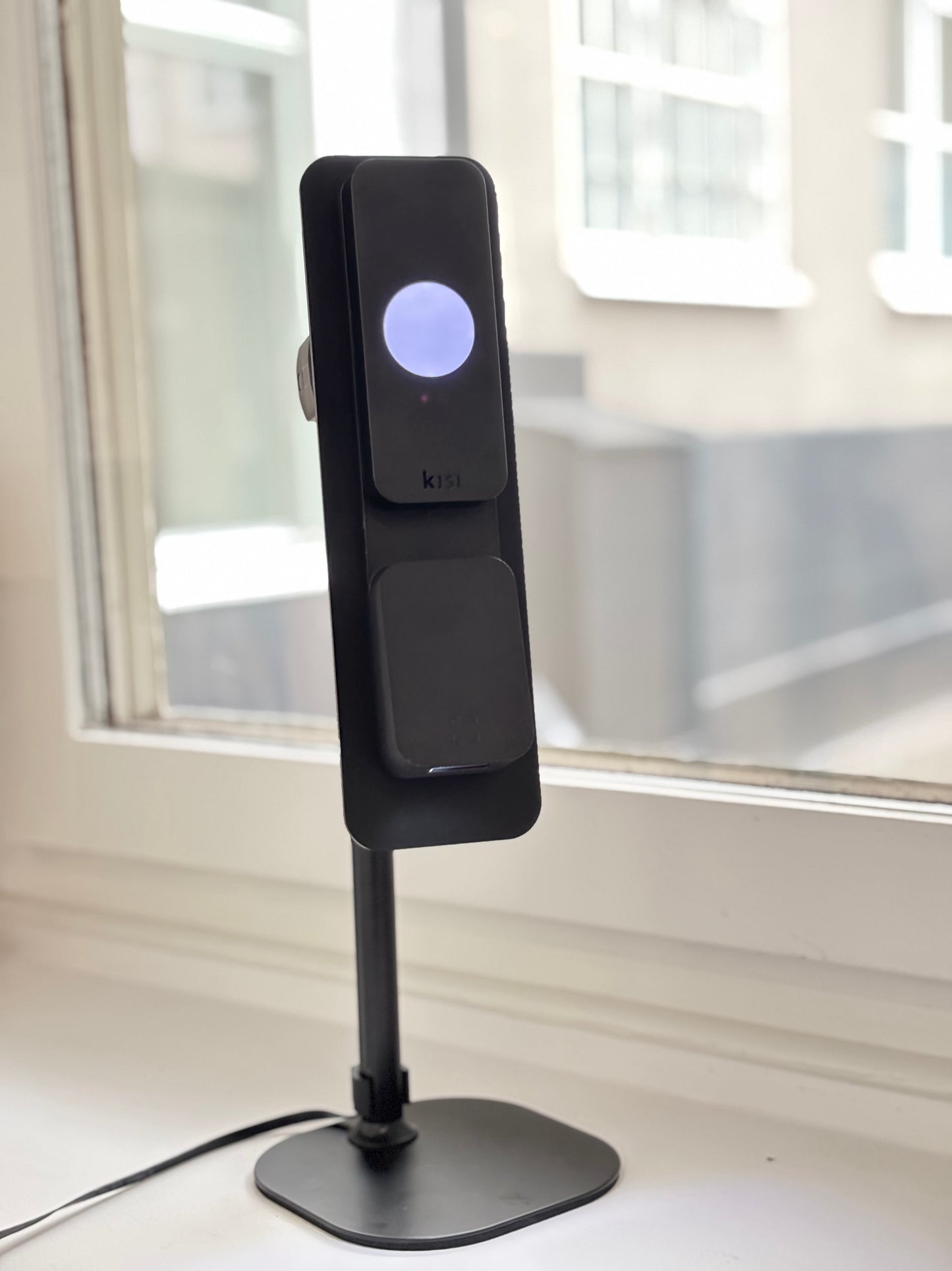 Kisi Reader Stand